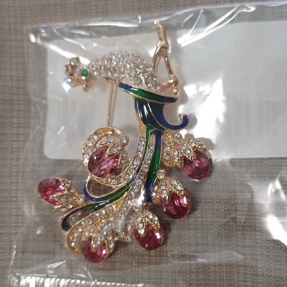 Peacock Pin/Brooch - Picture 1 of 3